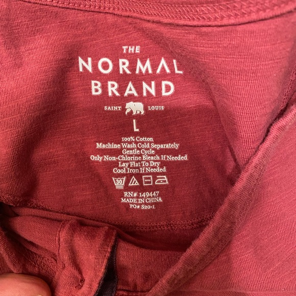 Normal Brand Mens Short Sleeve Large Red Henley - Picture 3 of 3